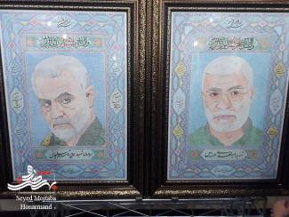 رونمایی از دو تمثال نقاشی سردار سلیمانی و ابومهدی المهندس با 20 هزار گلواژه صلوات